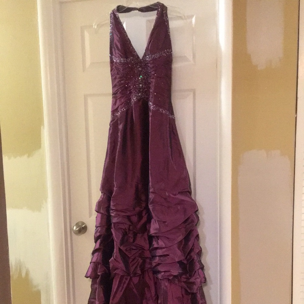 Beautiful Plum Prom dress
